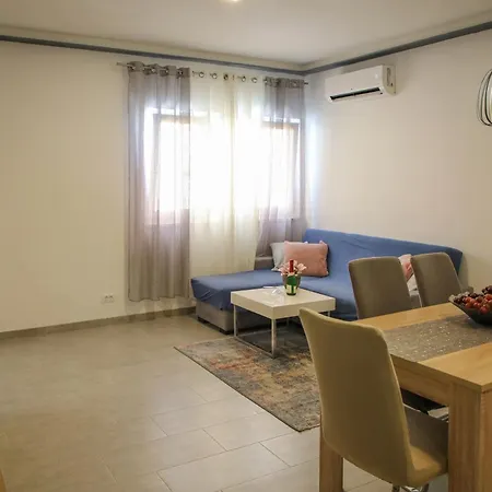 Tonia Apartment *