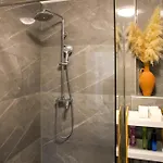Tonia 스플리트